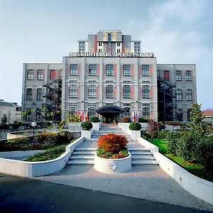 Starhotels Business Palace Отель