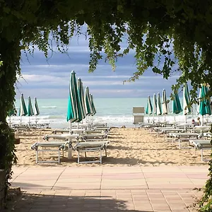 Отель Vina Del Mar Pineta ****